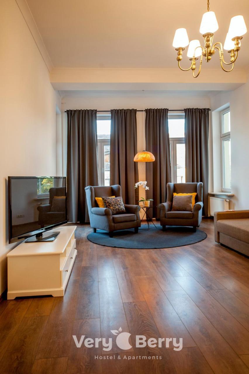 Very Berry - Garbary 27 - Apartament Z Balkonem, Old City, Check In 24H Appartamento Poznań Esterno foto